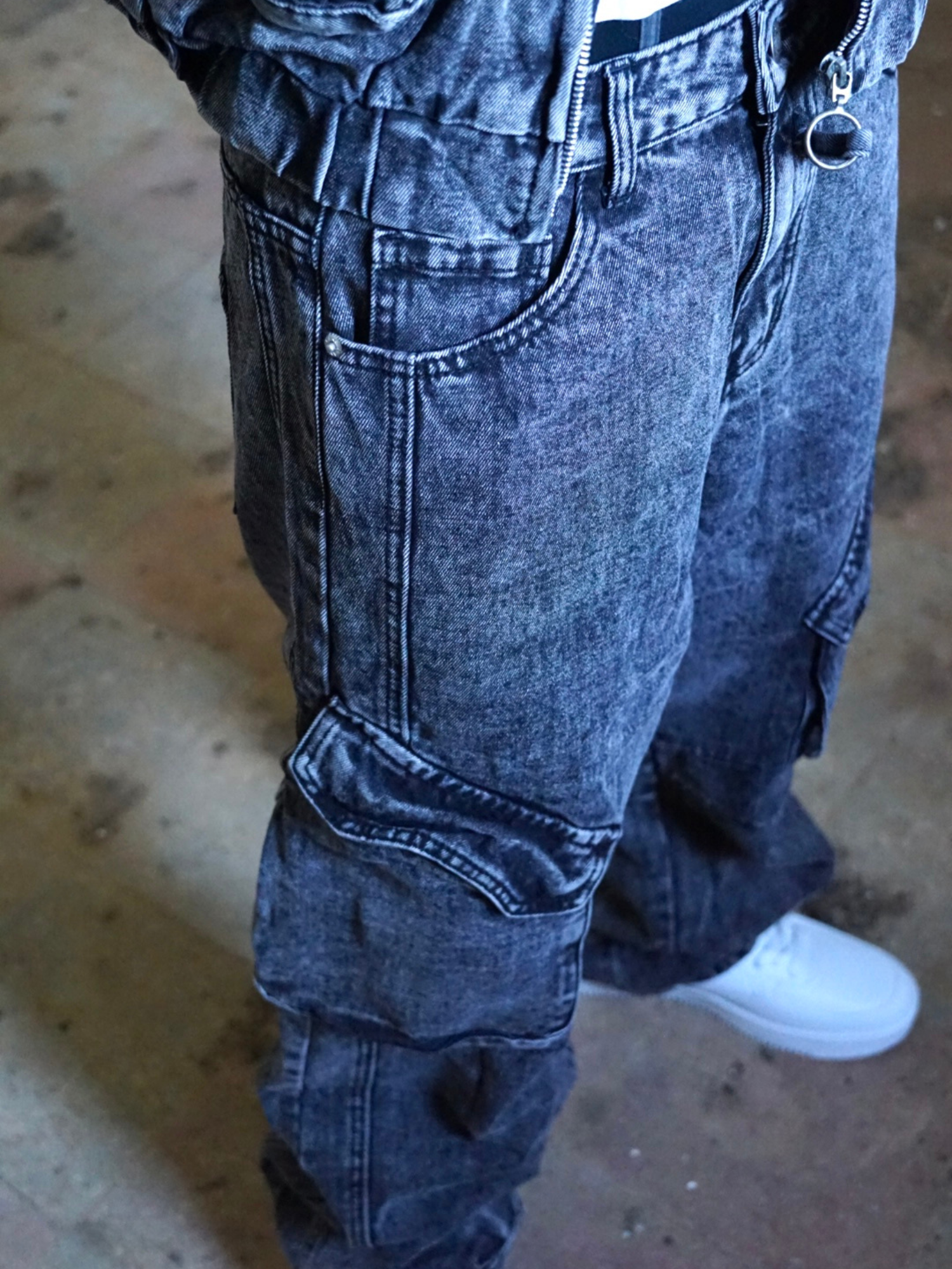 Jeans Uomo Grigio con Tasche – Streetwear Arte Uomo